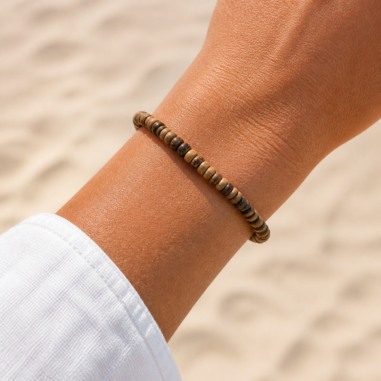 01 driftwood coconut closeup wrist