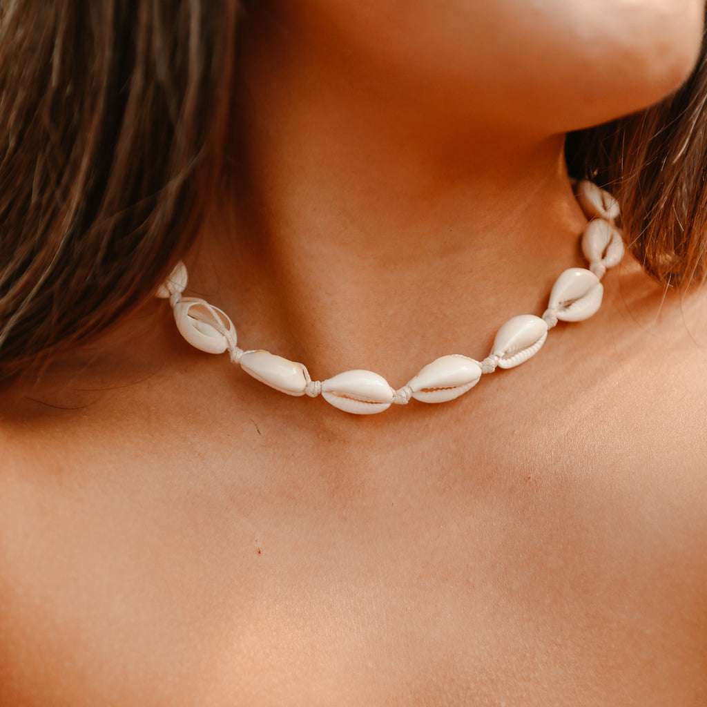 Knotted Cowrie Shell Necklace - angle and texture detail (4)