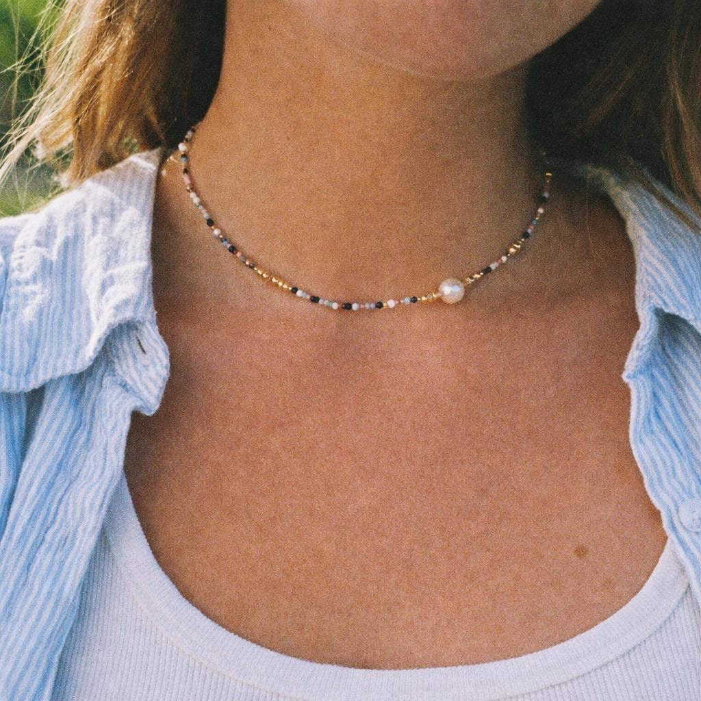 Minimal Pearl Beaded Necklace