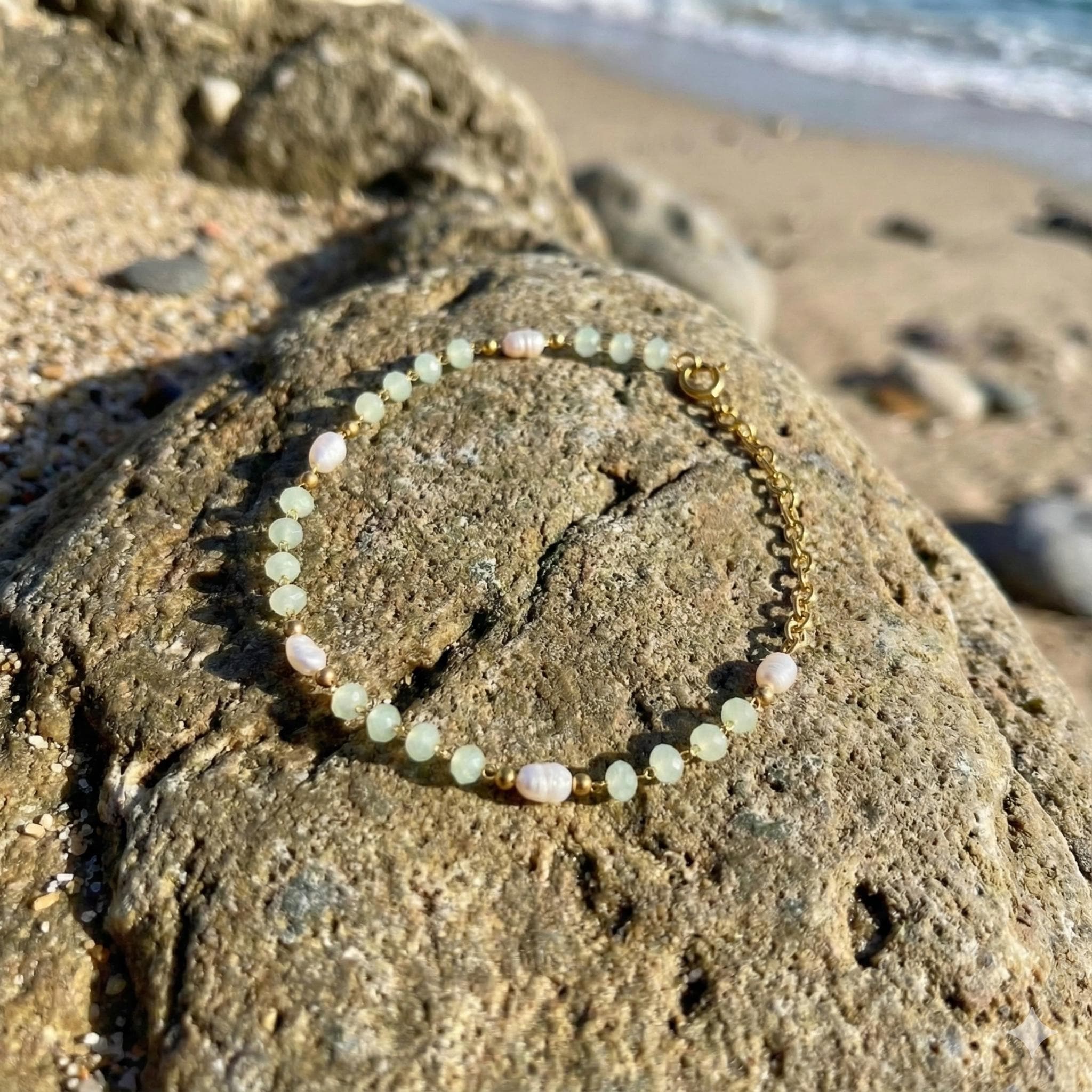 Waterproof Green Jade & Freshwater Pearl Bracelet, Minimal Gold Beaded Bracelet, Dainty Natural Stone Jewelry, Everyday Summer Accessories