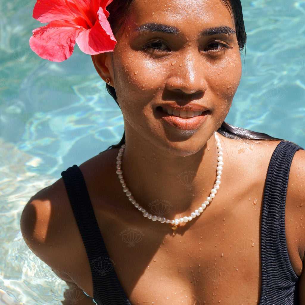 Dainty Shell Necklace - angle and texture detail (4)