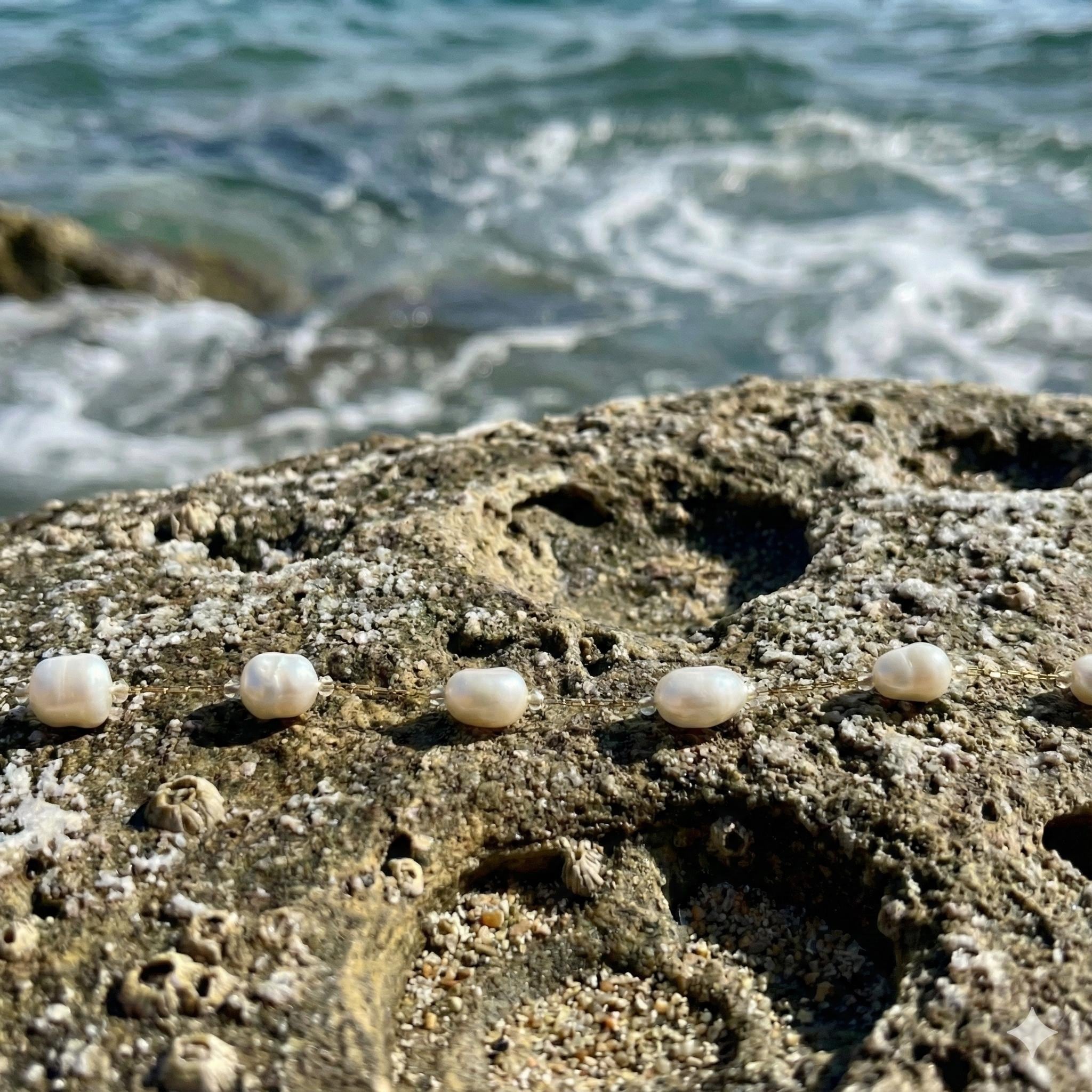 Waterproof Green Jade & Freshwater Pearl Bracelet, Minimal Gold Beaded Bracelet, Dainty Natural Stone Jewelry, Everyday Summer Accessories