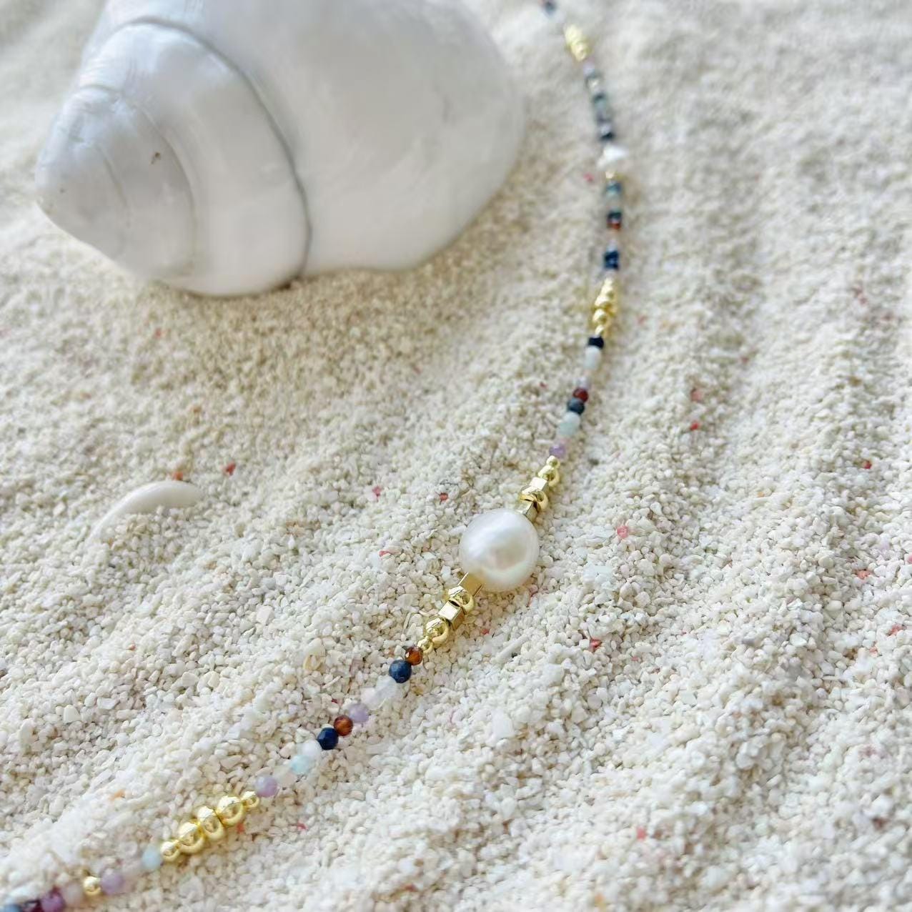 Minimal Pearl Beaded Necklace