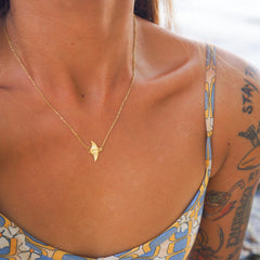 Manta Ray Necklace - scale and proportion view on skin (6)