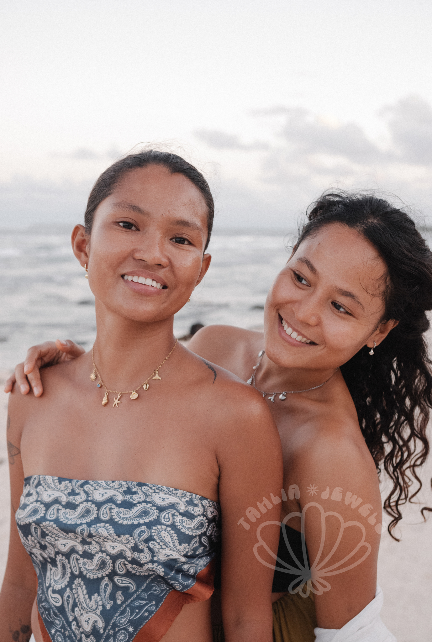 Alona Seashell Huggies